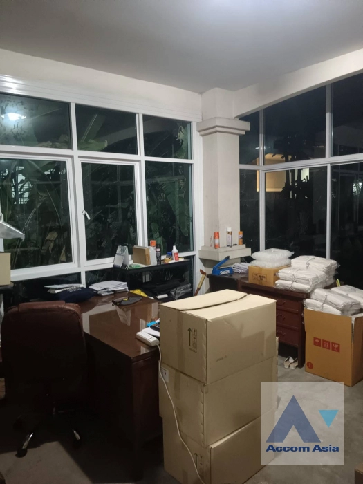 14  House for rent and sale in Phaholyothin ,Bangkok  AA43956