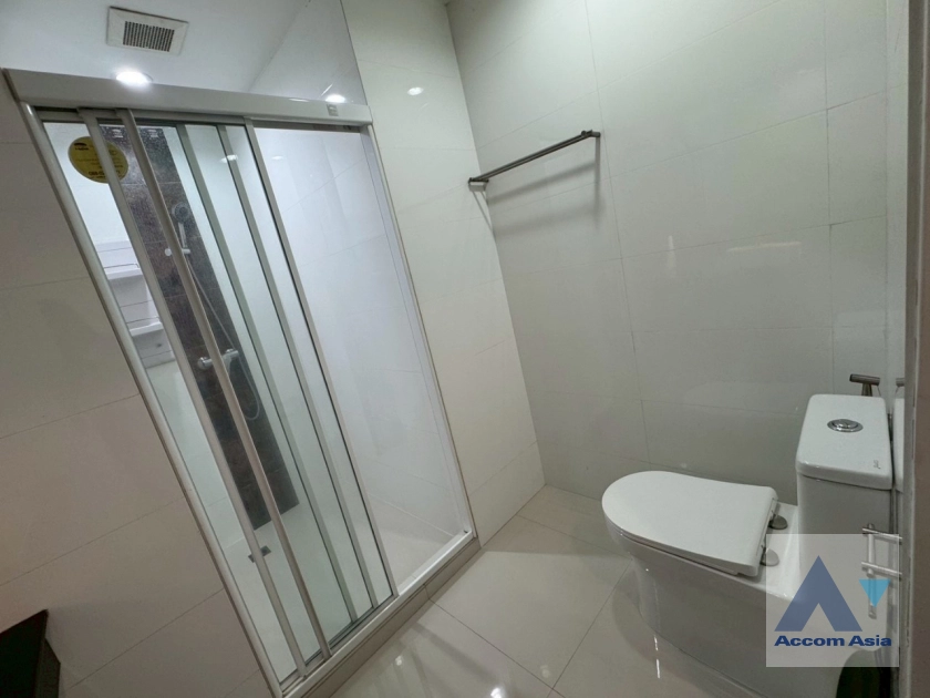 28  2 br Apartment for rent and sale in Sukhumvit ,Bangkok BTS Asok - MRT Sukhumvit at Spacious Room AA43960