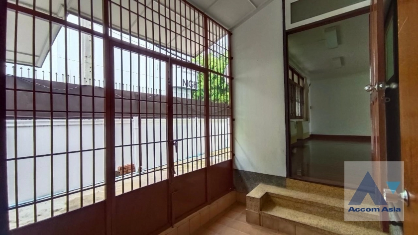 17  3 br House for rent and sale in Sukhumvit ,Bangkok BTS Asok - MRT Sukhumvit 9010401