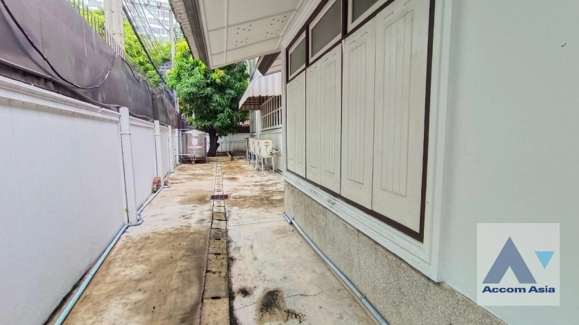 21  3 br House for rent and sale in Sukhumvit ,Bangkok BTS Asok - MRT Sukhumvit 9010401