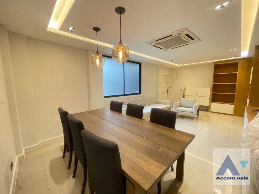 7  3 br Townhouse for rent and sale in Sukhumvit ,Bangkok BTS Thong Lo at  TownHouse in Compound with Pool AA43968