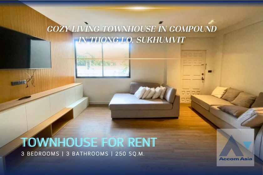 unit3-Storey Townhouse in family compound near BTS Thong Lo (AA43968)