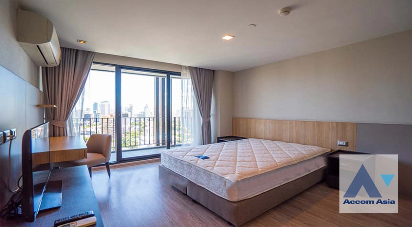 unit 3 Bedrooms  Apartment For Rent in Sukhumvit, Bangkok  near BTS Ekkamai (AA43969)