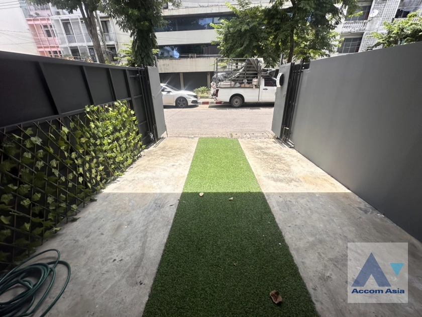 15  3 br Townhouse For Rent in Sukhumvit ,Bangkok BTS Ekkamai at 23 Residence AA43972