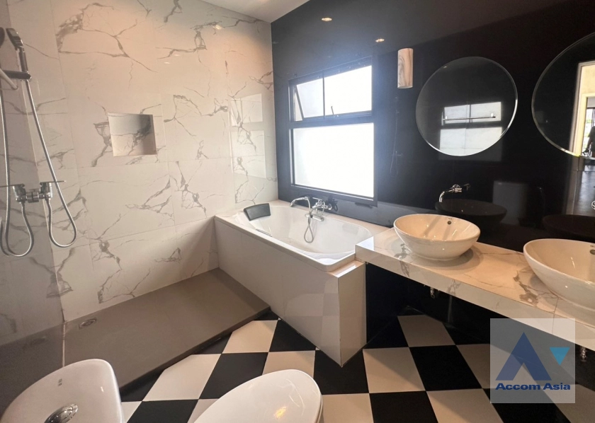 12  3 br Townhouse For Rent in Sukhumvit ,Bangkok BTS Ekkamai at 23 Residence AA43972