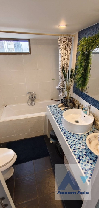 11  3 br Condominium For Sale in Sukhumvit ,Bangkok BTS Nana at Beverly Tower AA43974