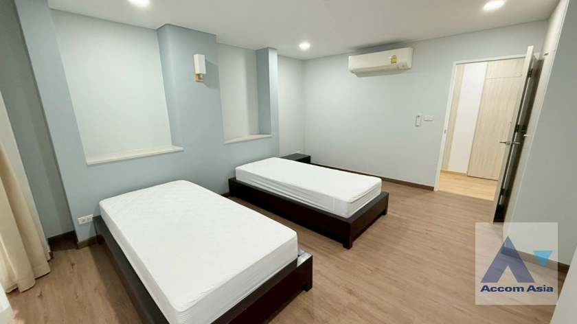 11  2 br Apartment For Rent in Sukhumvit ,Bangkok BTS Thong Lo at Modern spacious residence AA43993