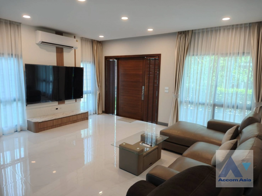 unit 5 Bedrooms  House For Rent in Samutprakan, Samutprakan  near BTS Bang Na (AA43999)