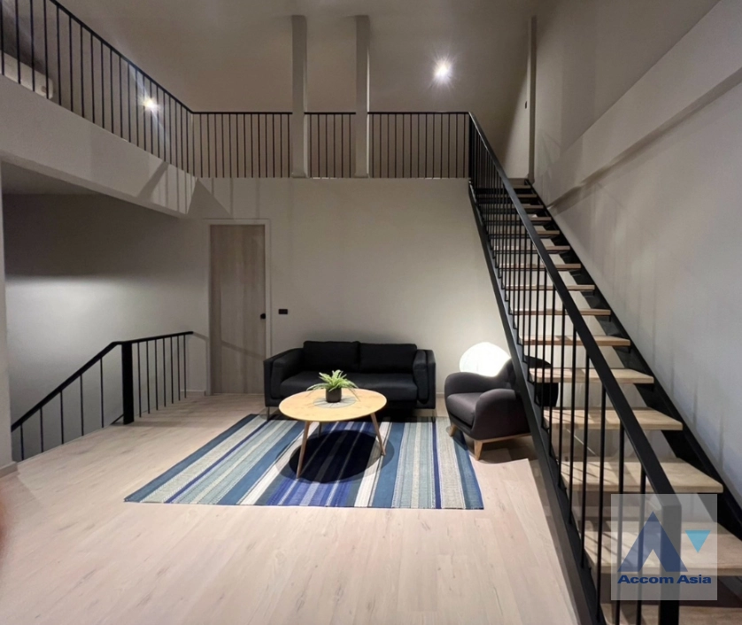 7  4 br House for rent and sale in Sukhumvit ,Bangkok BTS Phra khanong AA44002