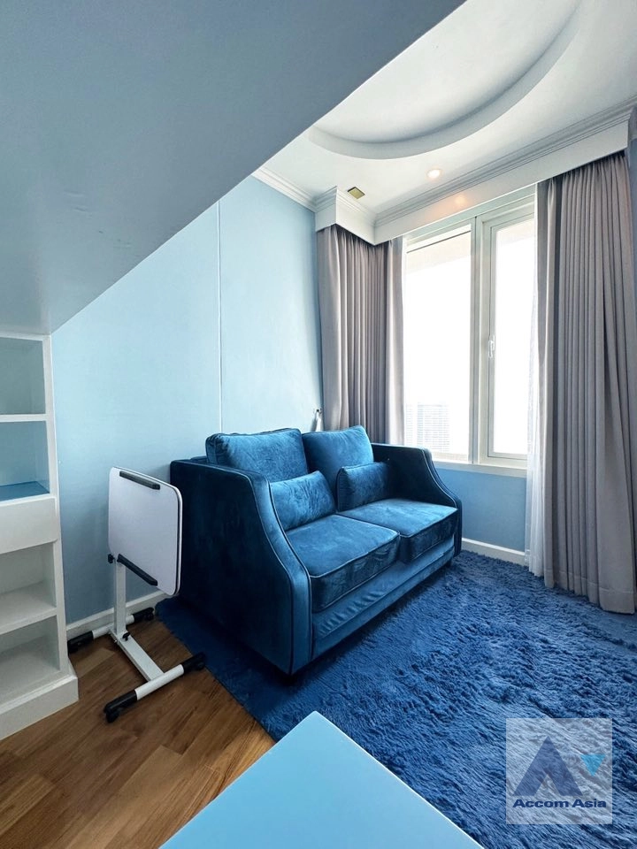 23  4 br Condominium For Sale in Charoen Nakhon ,Bangkok BTS Krung Thon Buri at WaterMark Chaophraya River AA44008