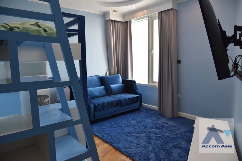 26  4 br Condominium For Sale in Charoen Nakhon ,Bangkok BTS Krung Thon Buri at WaterMark Chaophraya River AA44008