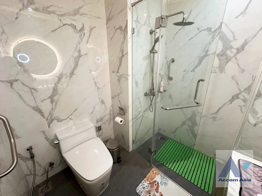 36  4 br Condominium For Sale in Charoen Nakhon ,Bangkok BTS Krung Thon Buri at WaterMark Chaophraya River AA44008