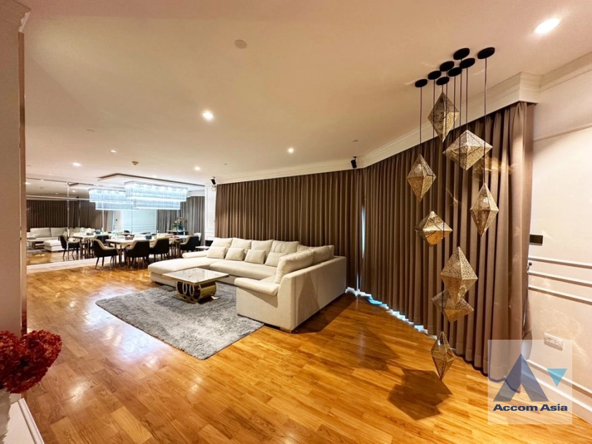 unitRiverside / River View, Big Balcony, Pet friendly |  4 Bedrooms  Condominium For Sale in Charoen Nakhon, Bangkok  near BTS Krung Thon Buri (AA44008)