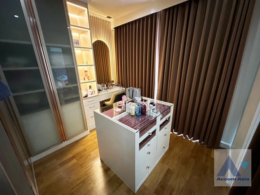 30  4 br Condominium For Sale in Charoen Nakhon ,Bangkok BTS Krung Thon Buri at WaterMark Chaophraya River AA44008