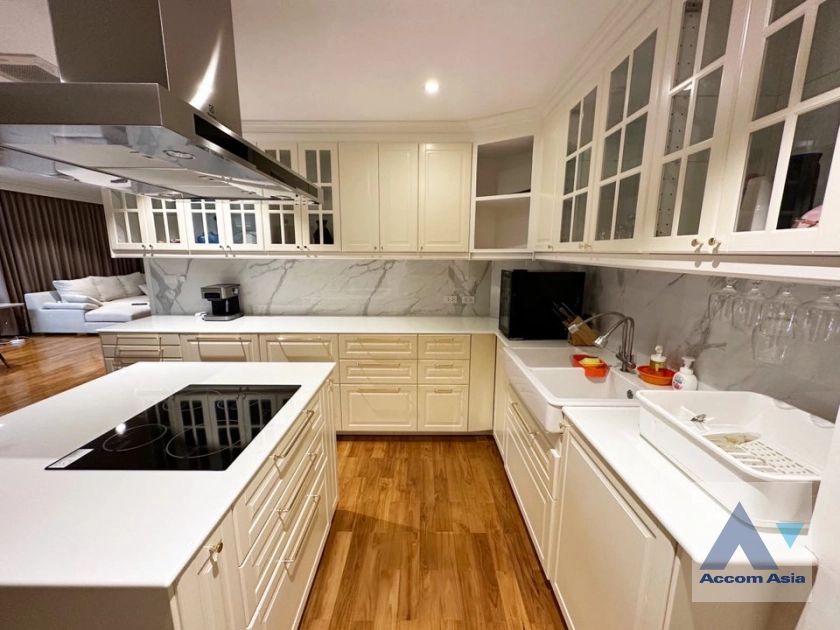 10  4 br Condominium For Sale in Charoen Nakhon ,Bangkok BTS Krung Thon Buri at WaterMark Chaophraya River AA44008