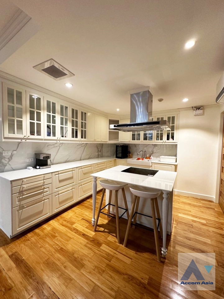 13  4 br Condominium For Sale in Charoen Nakhon ,Bangkok BTS Krung Thon Buri at WaterMark Chaophraya River AA44008