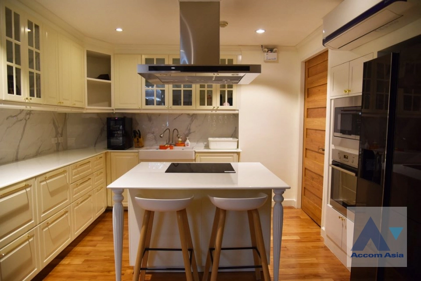 11  4 br Condominium For Sale in Charoen Nakhon ,Bangkok BTS Krung Thon Buri at WaterMark Chaophraya River AA44008