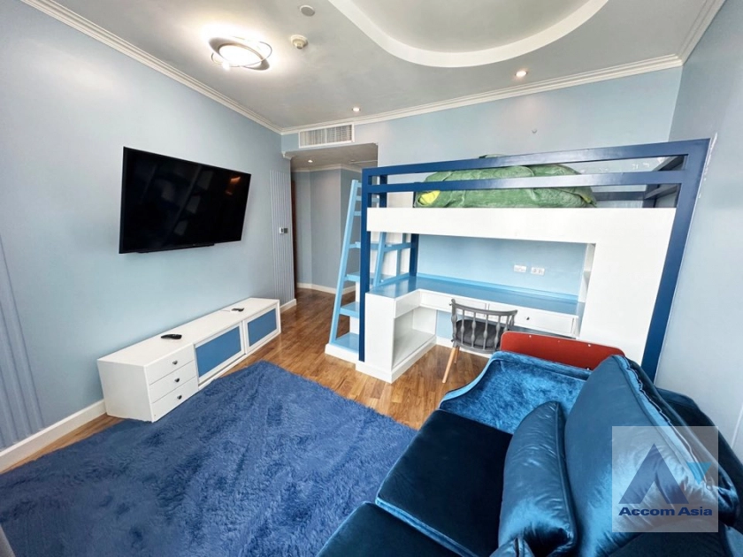 24  4 br Condominium For Sale in Charoen Nakhon ,Bangkok BTS Krung Thon Buri at WaterMark Chaophraya River AA44008