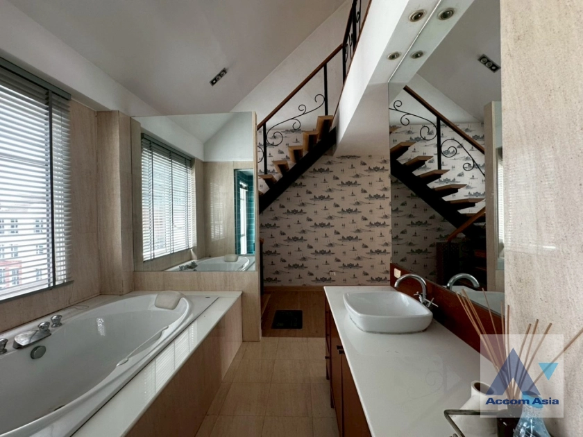 18  4 br House For Sale in Sukhumvit ,Bangkok BTS Thong Lo at Baan Klang Krung Thonglor AA44012