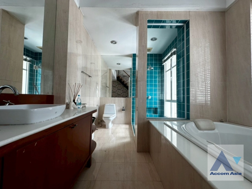 19  4 br House For Sale in Sukhumvit ,Bangkok BTS Thong Lo at Baan Klang Krung Thonglor AA44012