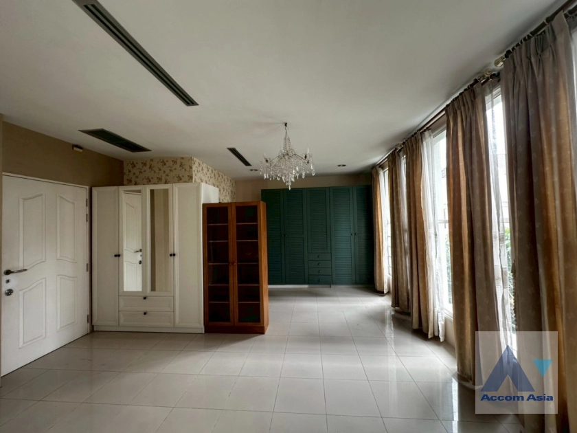 8  4 br House For Sale in Sukhumvit ,Bangkok BTS Thong Lo at Baan Klang Krung Thonglor AA44012