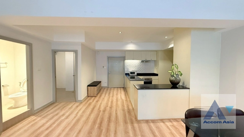 10  2 br Apartment For Rent in Sukhumvit ,Bangkok BTS Asok - MRT Sukhumvit at Newly Renovated AA44016