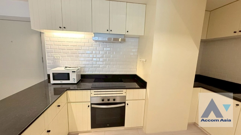 12  2 br Apartment For Rent in Sukhumvit ,Bangkok BTS Asok - MRT Sukhumvit at Newly Renovated AA44016