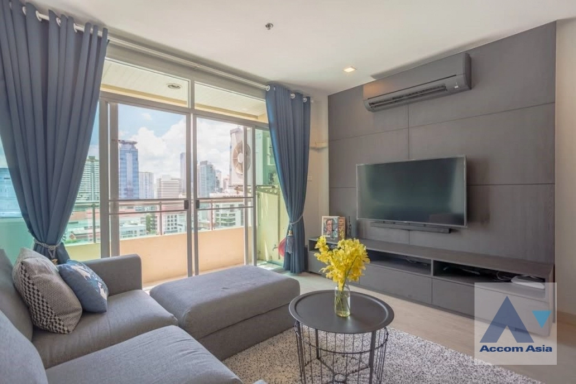 unit 2 Bedrooms  Condominium For Sale in Sukhumvit, Bangkok  near BTS Nana (AA44017)