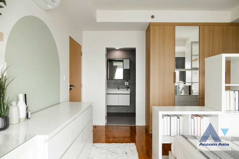 11  2 br Condominium For Sale in Sathorn ,Bangkok BRT Thanon Chan at Baan Nonzee AA44022