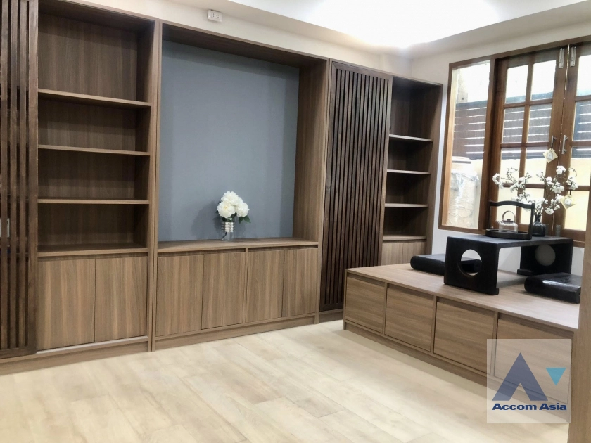 10  3 br Townhouse For Rent in Ratchadaphisek ,Bangkok MRT Huai Khwang AA44024