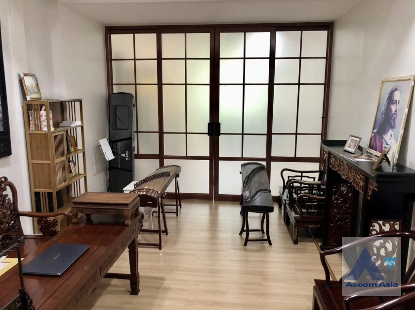 8  3 br Townhouse For Rent in Ratchadaphisek ,Bangkok MRT Huai Khwang AA44024