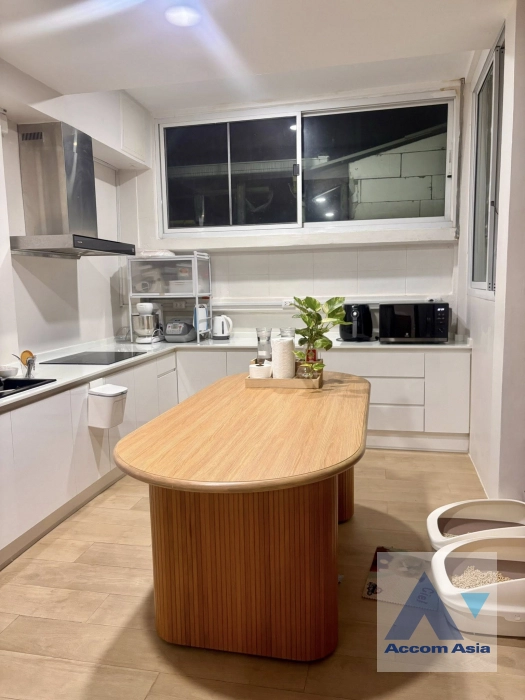 9  3 br Townhouse For Rent in Ratchadaphisek ,Bangkok MRT Huai Khwang AA44024