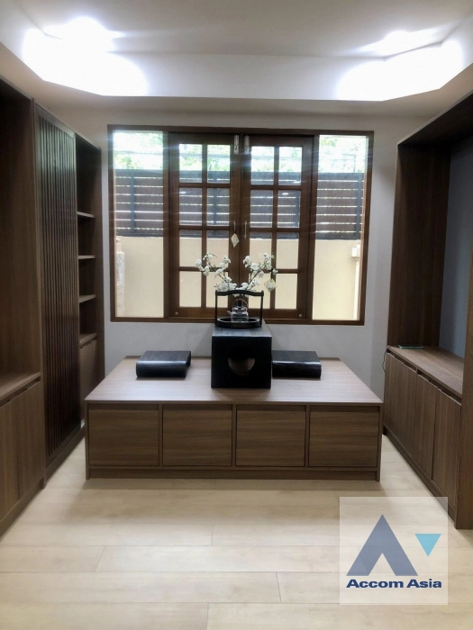 14  3 br Townhouse For Rent in Ratchadaphisek ,Bangkok MRT Huai Khwang AA44024