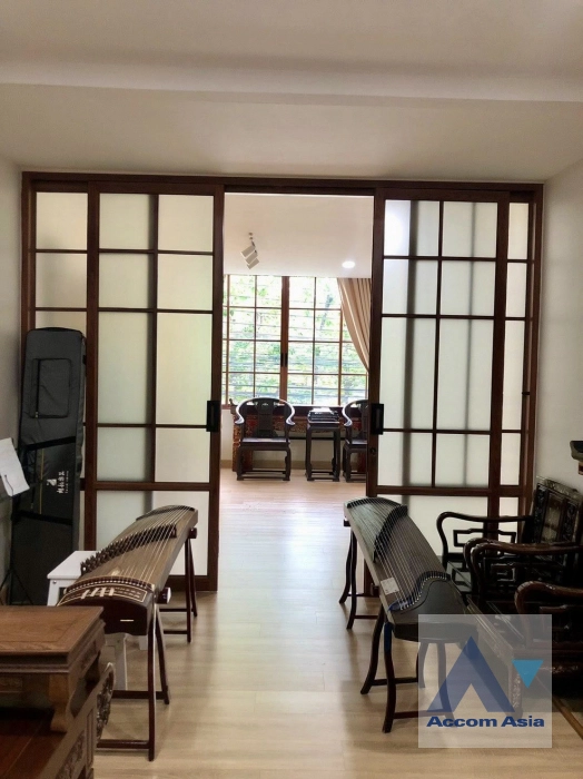 11  3 br Townhouse For Rent in Ratchadaphisek ,Bangkok MRT Huai Khwang AA44024
