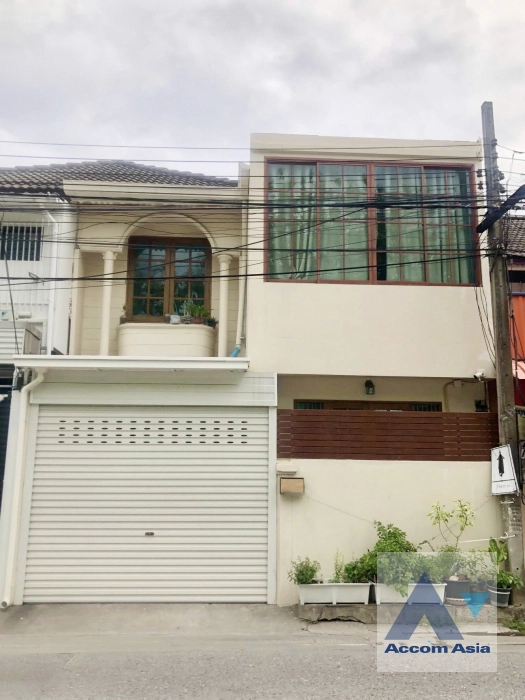 unitPet friendly |  3 Bedrooms  Townhouse For Rent in Ratchadaphisek, Bangkok  near MRT Huai Khwang (AA44024)