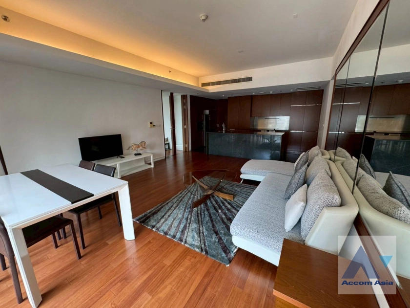 unit 2 Bedrooms  Condominium For Rent & Sale in Ploenchit, Bangkok  near BTS Ratchadamri (AA44030)