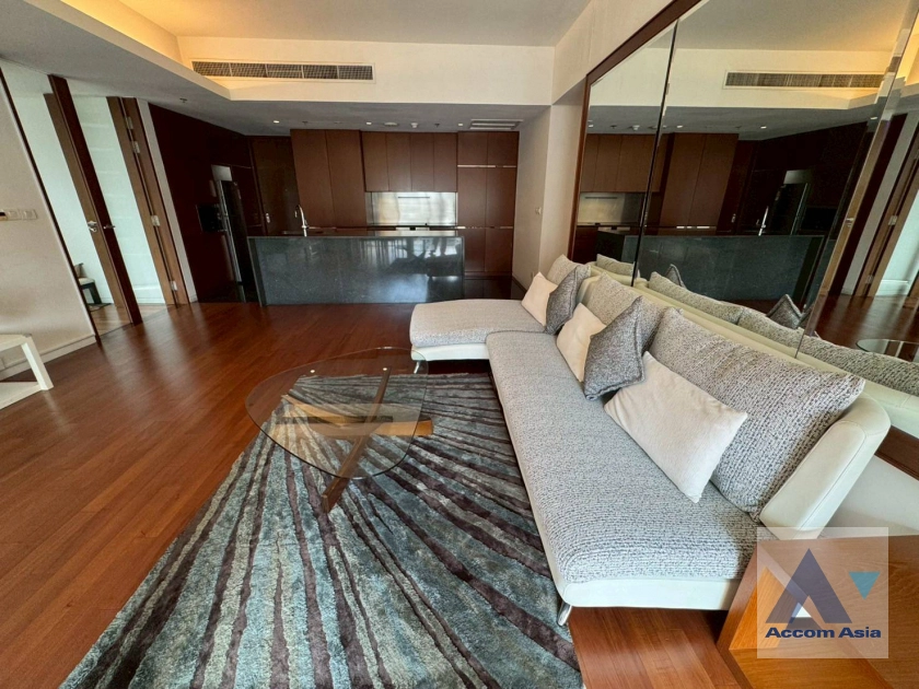 unit 2 Bedrooms  Condominium For Rent & Sale in Ploenchit, Bangkok  near BTS Ratchadamri (AA44030)
