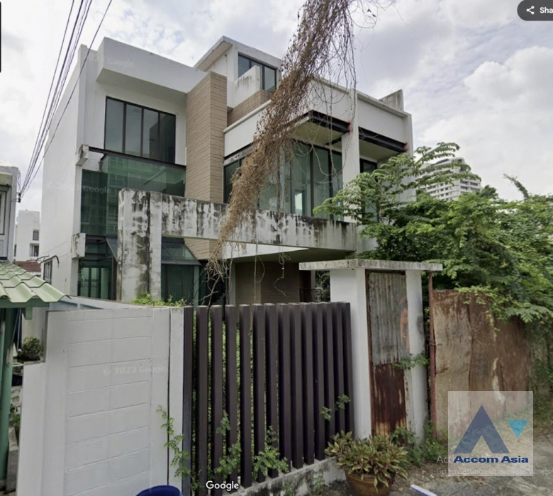 2  3 br House For Rent in Sukhumvit ,Bangkok BTS Asok AA44033