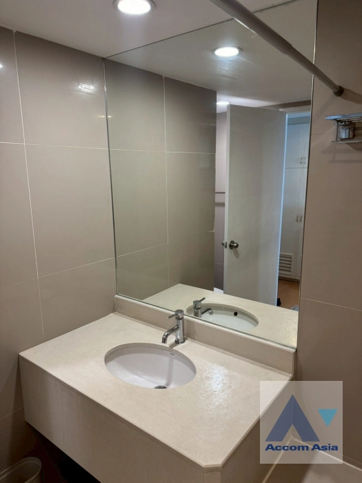 11  1 br Condominium For Rent in Sukhumvit ,Bangkok BTS Nana at The Trendy Sukhumvit 13 AA44034