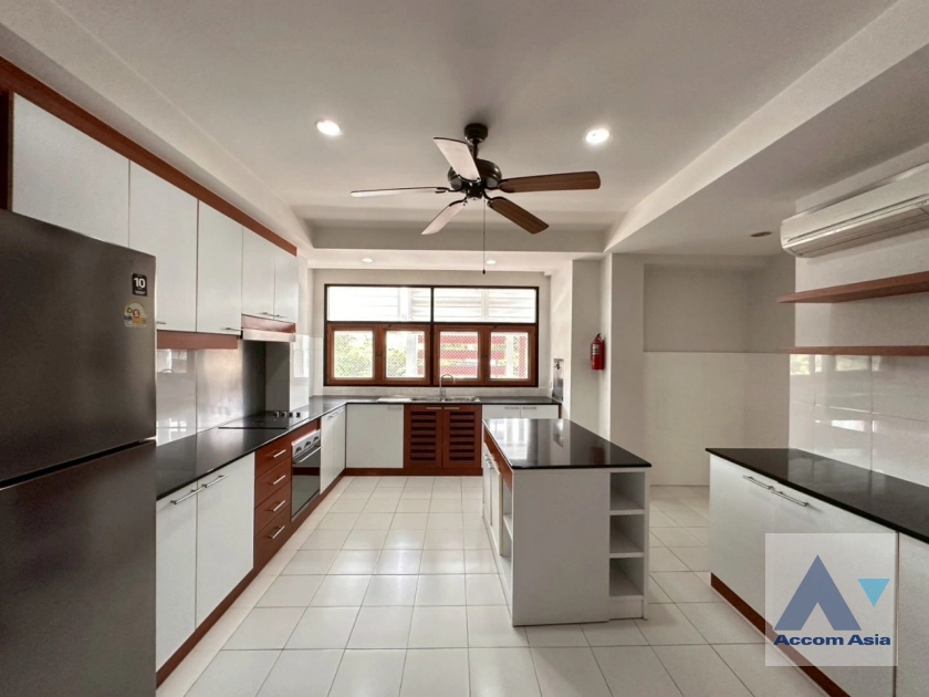 5  4 br Apartment for rent and sale in Sathorn ,Bangkok BTS Chong Nonsi - MRT Lumphini at Perfect Living In Bangkok AA44037