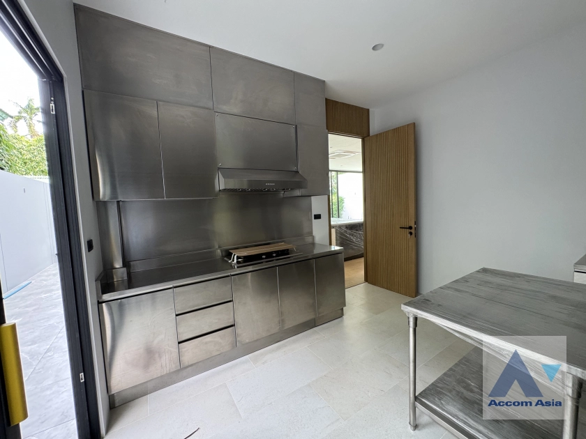 9  4 br House For Rent in Lat Phrao ,Bangkok  AA44047