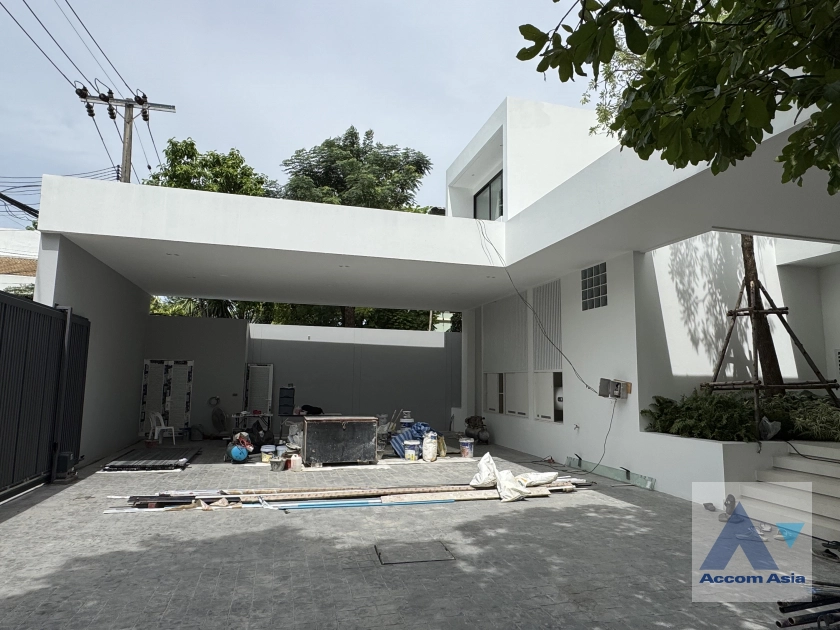 unitPrivate Swimming Pool |  4 Bedrooms  House For Rent in Lat Phrao, Bangkok  (AA44048)