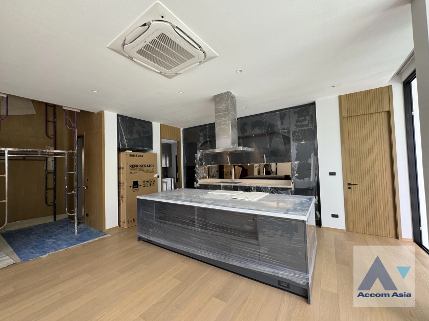 10  4 br House For Rent in Lat Phrao ,Bangkok  AA44049