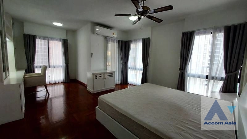 unit 3 Bedrooms  Apartment For Rent & Sale in Ploenchit, Bangkok  near BTS Chitlom (AA44052)
