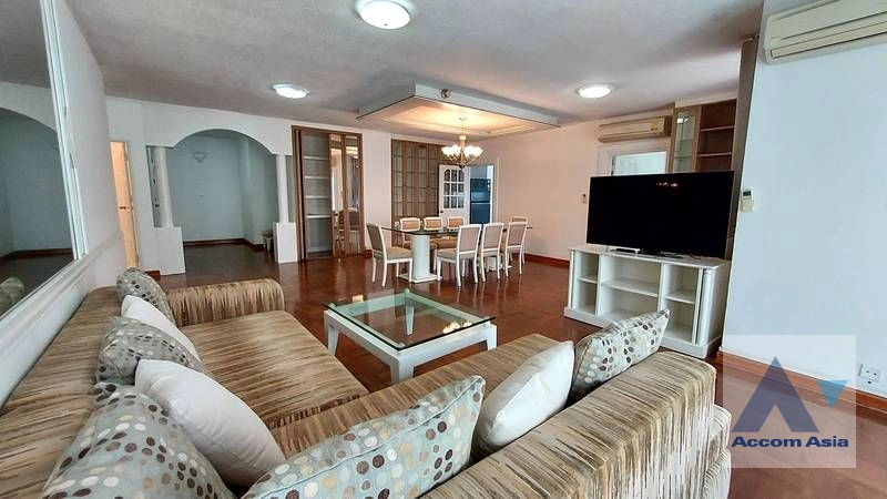 unit 3 Bedrooms  Apartment For Rent & Sale in Ploenchit, Bangkok  near BTS Chitlom (AA44052)