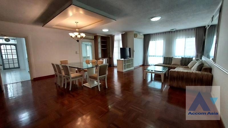 unit 3 Bedrooms  Apartment For Rent & Sale in Ploenchit, Bangkok  near BTS Chitlom (AA44052)