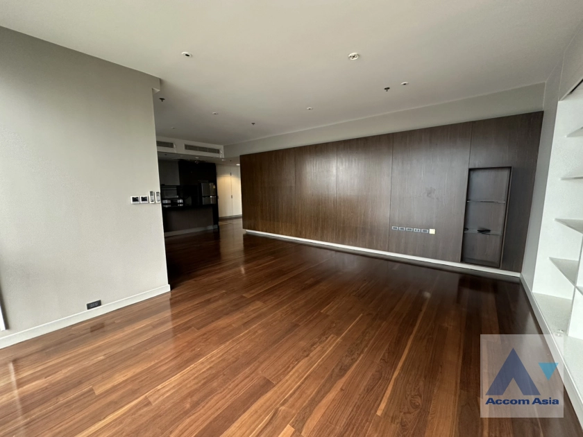  1  3 br Apartment For Rent in Sukhumvit ,Bangkok  at Modern Apartment AA44059
