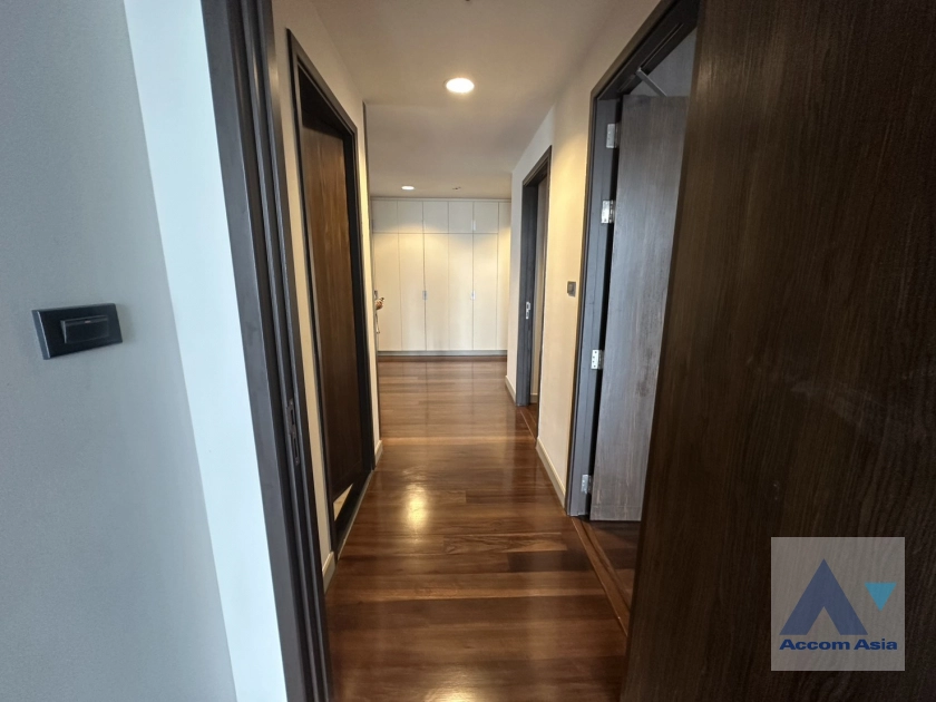 6  3 br Apartment For Rent in Sukhumvit ,Bangkok  at Modern Apartment AA44059