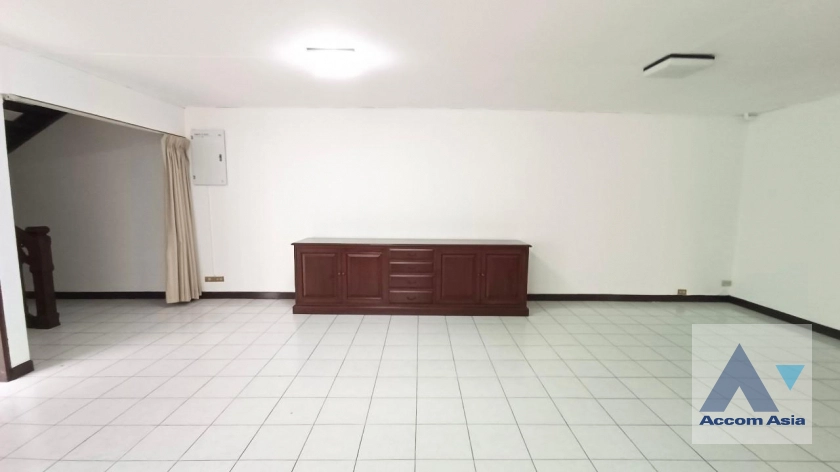 unitHome Office |  3 Bedrooms  House For Rent & Sale in Sukhumvit, Bangkok  near BTS Asok (4004001)