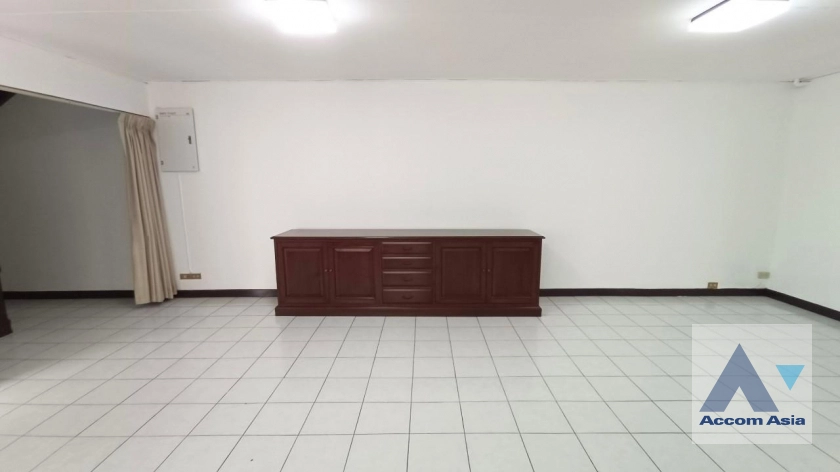 unitHome Office |  3 Bedrooms  House For Rent & Sale in Sukhumvit, Bangkok  near BTS Asok (4004001)